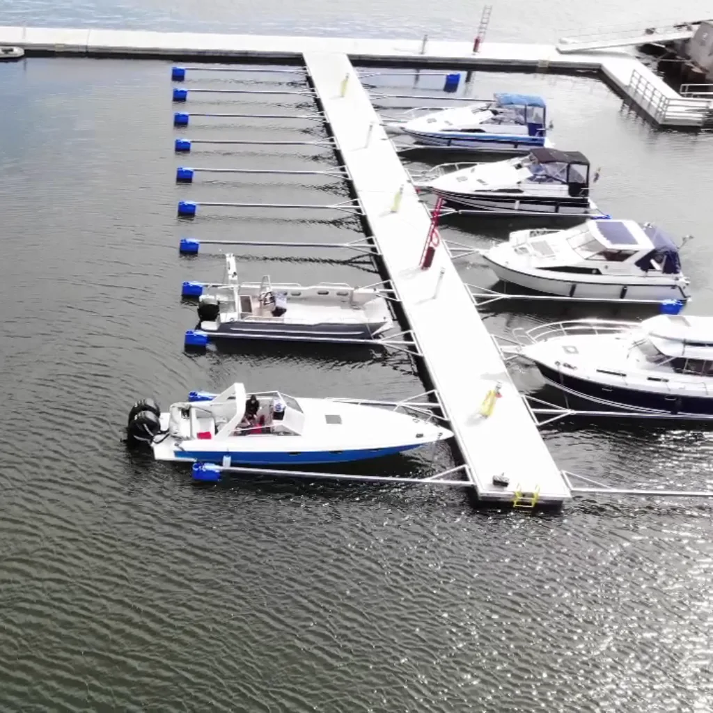 Båtplatser vid bryggan