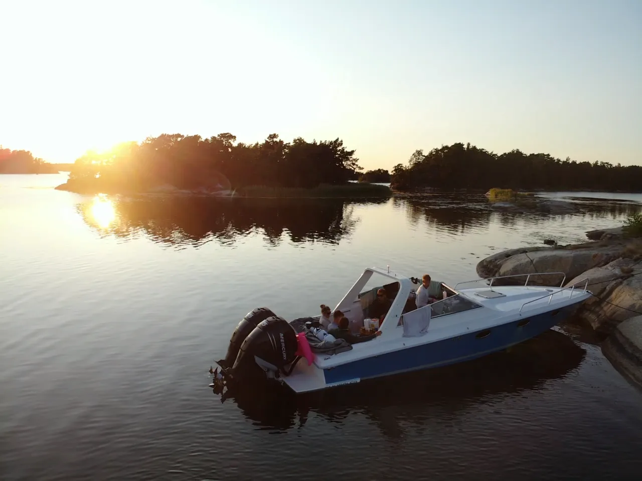 Smuggler 28